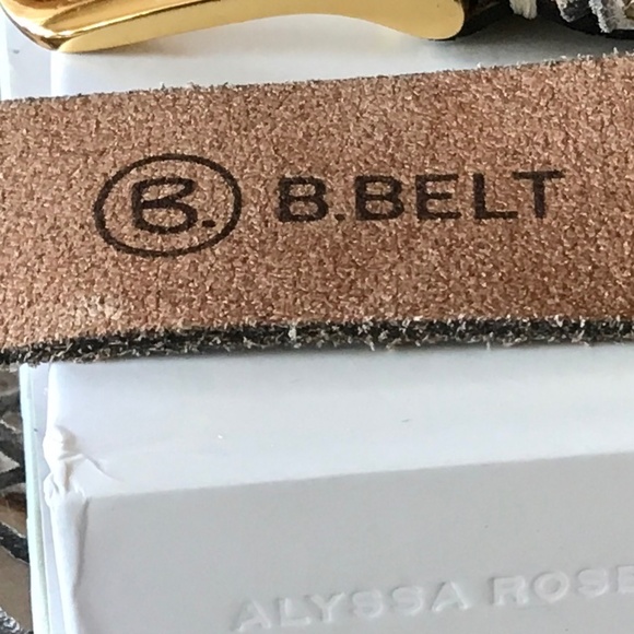 B. BELT HANDCRAFTED LEATHER SABIA BELT TAUPE / GOLD main image 12